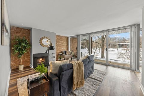 Tiny photo for 6008 LAKE Drive E #1A, Lisle, IL 60532 (MLS # 12507502)