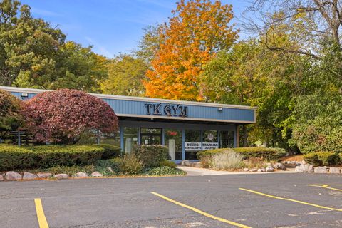 Tiny photo for 6008 LAKE Drive E #1A, Lisle, IL 60532 (MLS # 12507502)