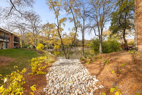 Tiny photo for 6008 LAKE Drive E #1A, Lisle, IL 60532 (MLS # 12507502)