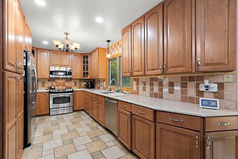 Tiny photo for 1935 Green Trails Drive, Lisle, IL 60532 (MLS # 12495213)