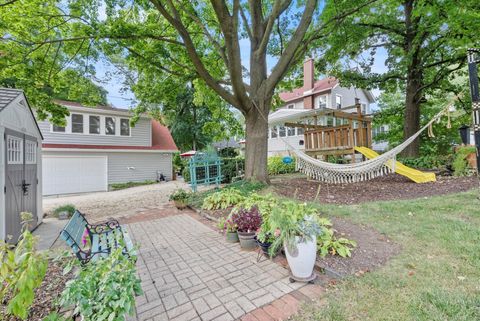 A home in West Chicago