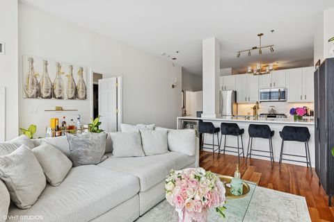 Tiny photo for 340 W SUPERIOR Street #1607, Chicago, IL 60654 (MLS # 12510685)