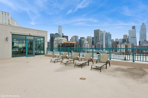 Tiny photo for 340 W SUPERIOR Street #1607, Chicago, IL 60654 (MLS # 12510685)