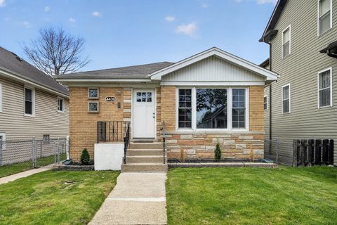 Photo of 4430 N Mulligan Avenue, Chicago, IL 60634 (MLS # 12574050)