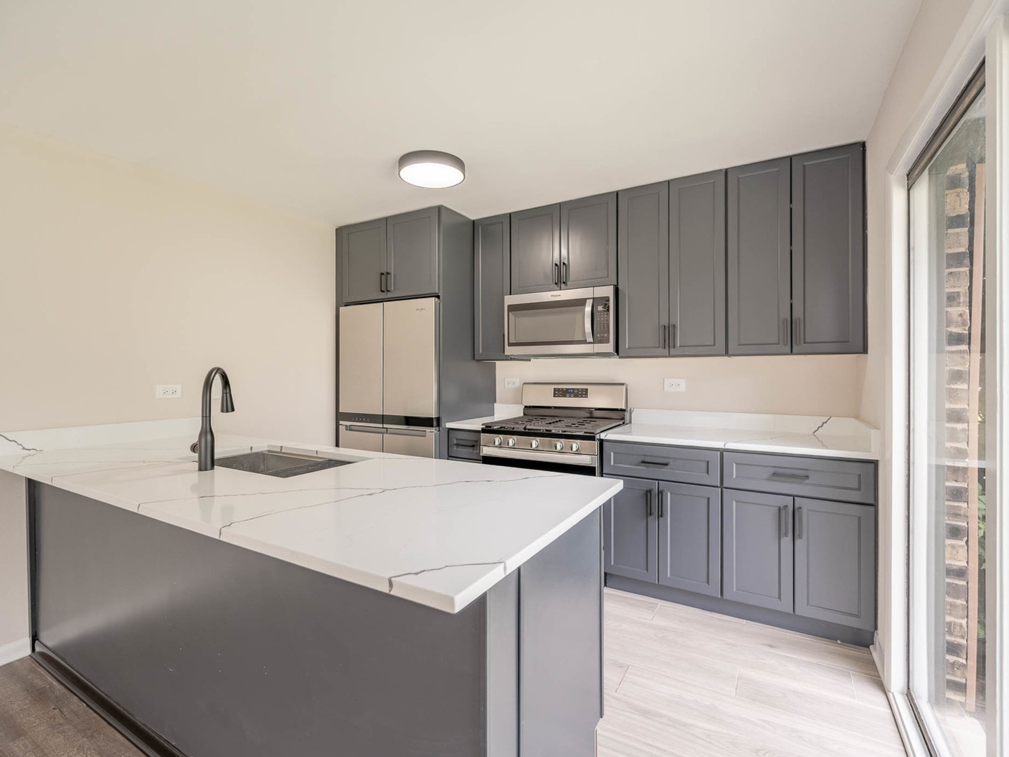 2S739 Winchester Circle 1