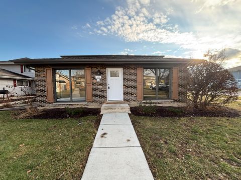Photo of 2S739 Winchester Circle #1, Warrenville, IL 60555 (MLS # 12544274)