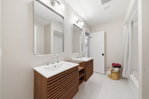 Tiny photo for 9248 N Maryland Street, Niles, IL 60714 (MLS # 12600254)