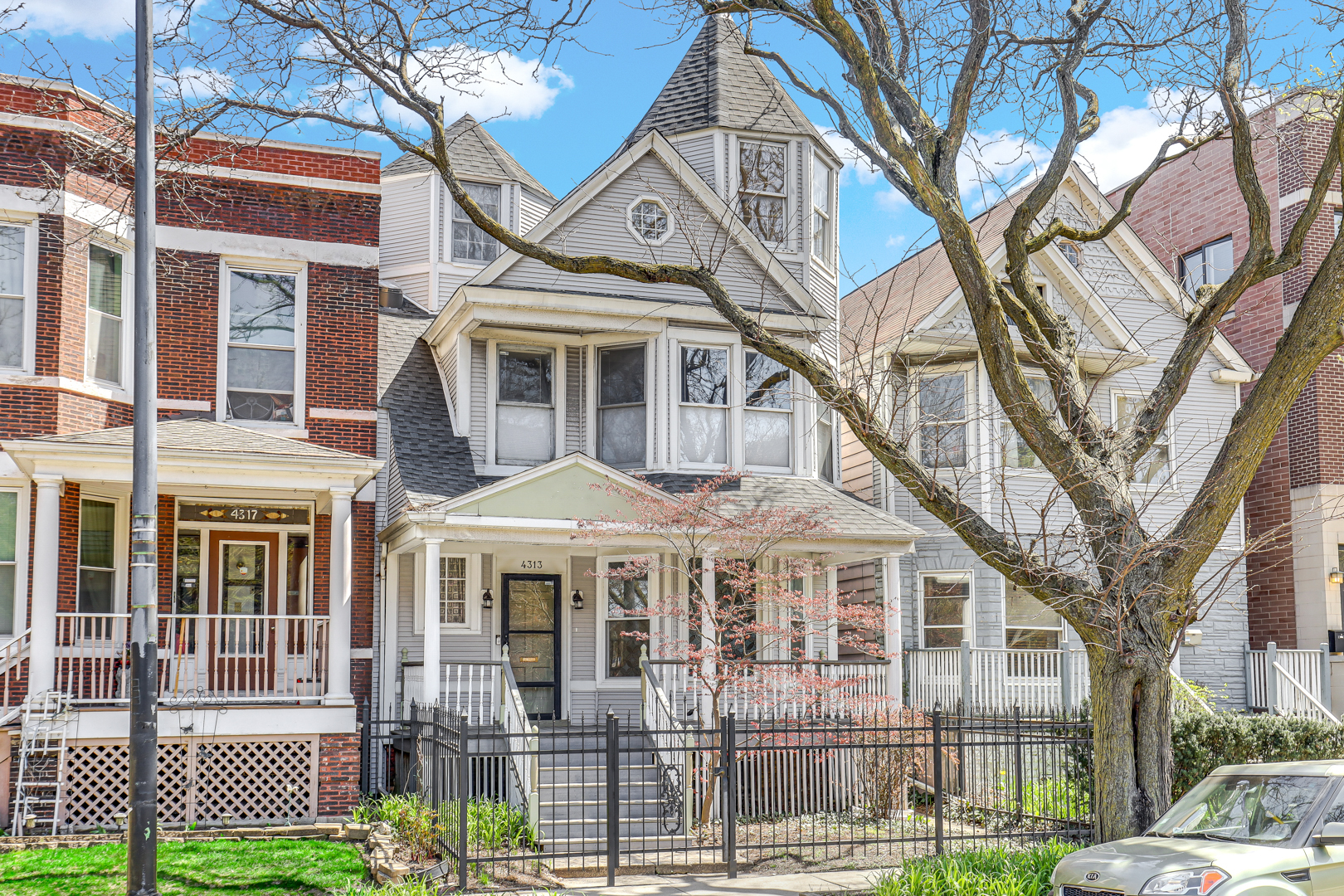 4313 N Ashland Avenue