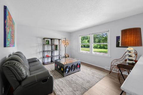 Tiny photo for 2602 Greenway Drive, Bettendorf, IA 52722 (MLS # 12660330)