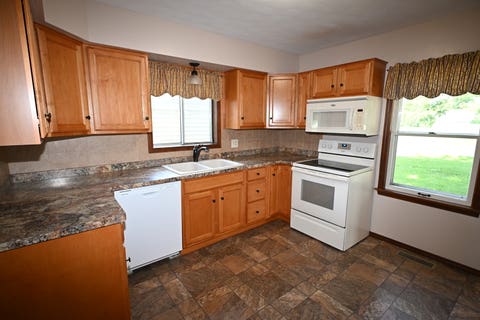 Tiny photo for 302 S Summit Street, El Paso, IL 61738 (MLS # 12691376)