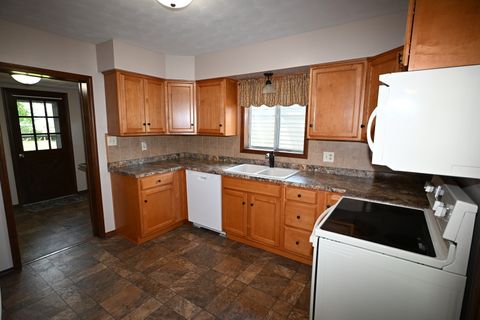 Tiny photo for 302 S Summit Street, El Paso, IL 61738 (MLS # 12691376)