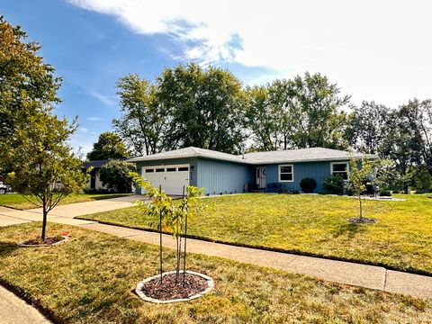 Photo of 2006 Park Ridge Drive, Urbana, IL 61802 (MLS # 12475839) Photo of 2006 Park Ridge Drive, Urbana, IL 61802 (MLS # 12475839)