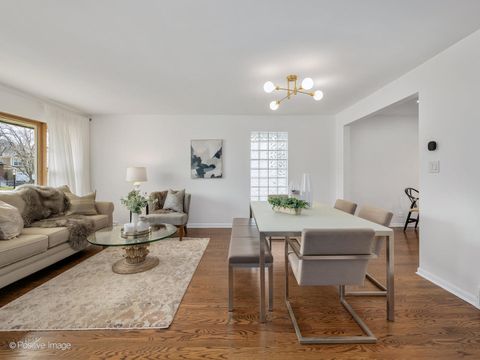 Tiny photo for 284 Blackhawk Road, Riverside, IL 60546 (MLS # 12588630)