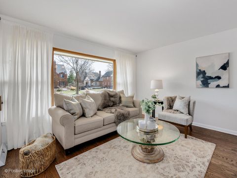 Tiny photo for 284 Blackhawk Road, Riverside, IL 60546 (MLS # 12588630)