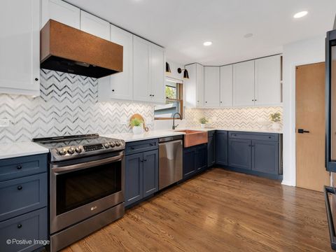 Tiny photo for 284 Blackhawk Road, Riverside, IL 60546 (MLS # 12588630)