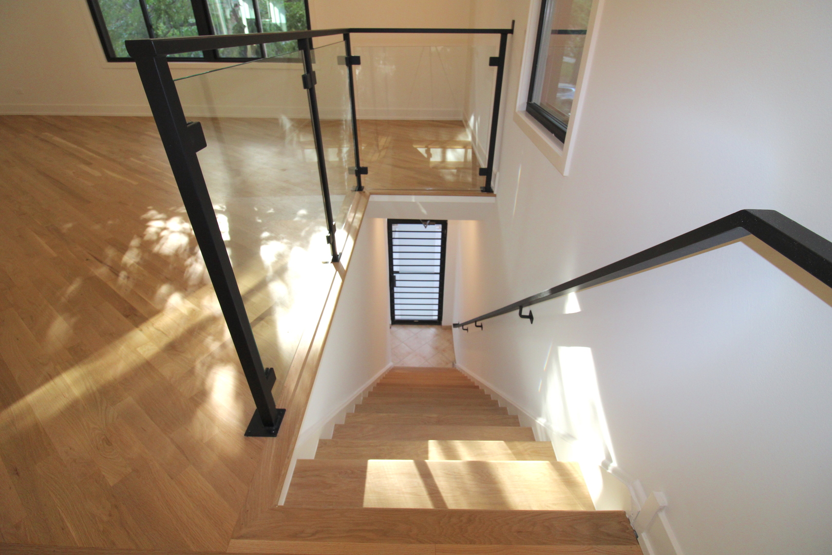 933 N Ashland Avenue 2F