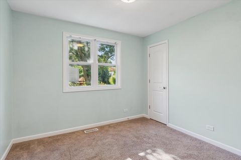 Tiny photo for 2214 Kingston Drive, Wheaton, IL 60189 (MLS # 12489623)