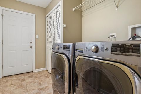 Tiny photo for 2214 Kingston Drive, Wheaton, IL 60189 (MLS # 12489623)