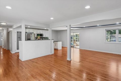 Tiny photo for 2214 Kingston Drive, Wheaton, IL 60189 (MLS # 12489623)