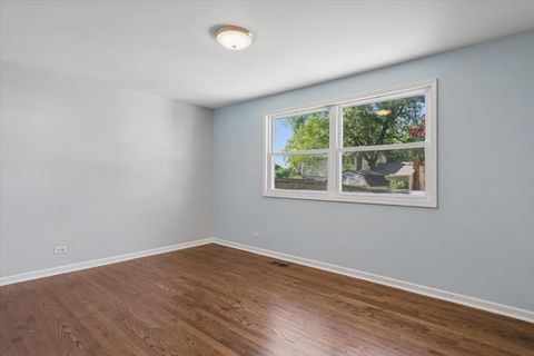 Tiny photo for 2214 Kingston Drive, Wheaton, IL 60189 (MLS # 12489623)