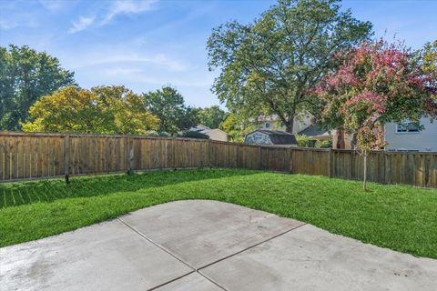 Tiny photo for 2214 Kingston Drive, Wheaton, IL 60189 (MLS # 12489623)
