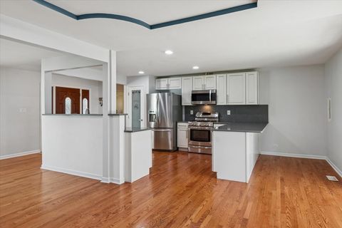 Tiny photo for 2214 Kingston Drive, Wheaton, IL 60189 (MLS # 12489623)