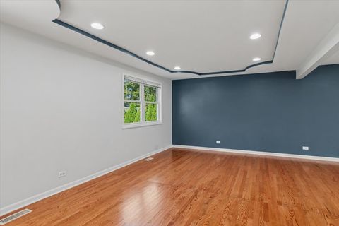 Tiny photo for 2214 Kingston Drive, Wheaton, IL 60189 (MLS # 12489623)