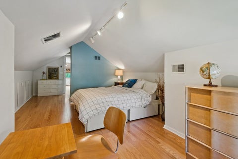 Tiny photo for 5752 N Sacramento Avenue, Chicago, IL 60659 (MLS # 12679944)
