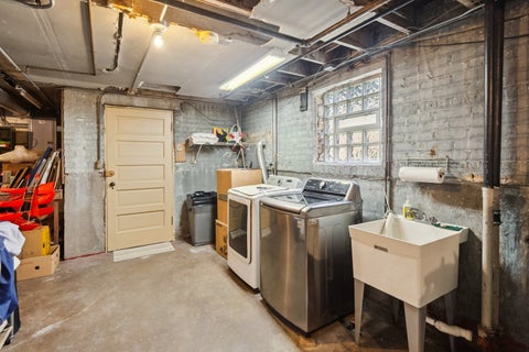 Tiny photo for 5752 N Sacramento Avenue, Chicago, IL 60659 (MLS # 12679944)