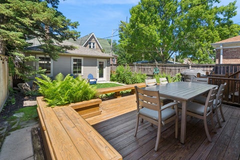 Tiny photo for 5752 N Sacramento Avenue, Chicago, IL 60659 (MLS # 12679944)