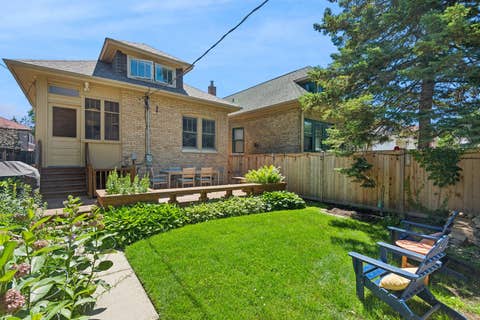 Tiny photo for 5752 N Sacramento Avenue, Chicago, IL 60659 (MLS # 12679944)