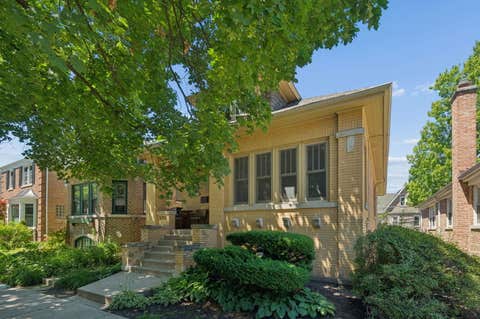 Tiny photo for 5752 N Sacramento Avenue, Chicago, IL 60659 (MLS # 12679944)