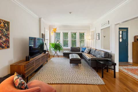 Tiny photo for 5752 N Sacramento Avenue, Chicago, IL 60659 (MLS # 12679944)