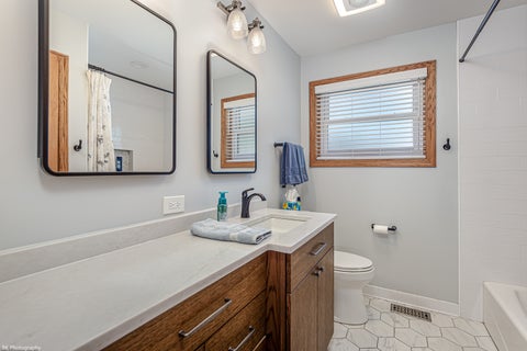 Tiny photo for 8120 Mayfield Avenue, Burbank, IL 60459 (MLS # 12721269)