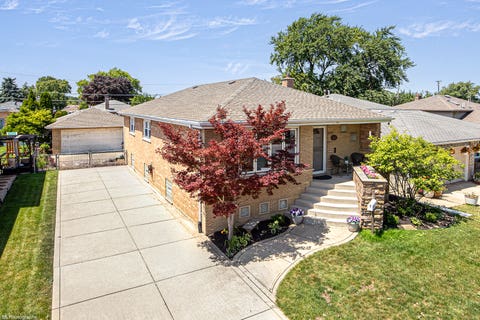 Tiny photo for 8120 Mayfield Avenue, Burbank, IL 60459 (MLS # 12721269)