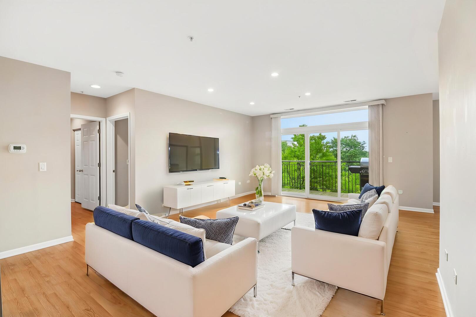 860 WEIDNER Road 404