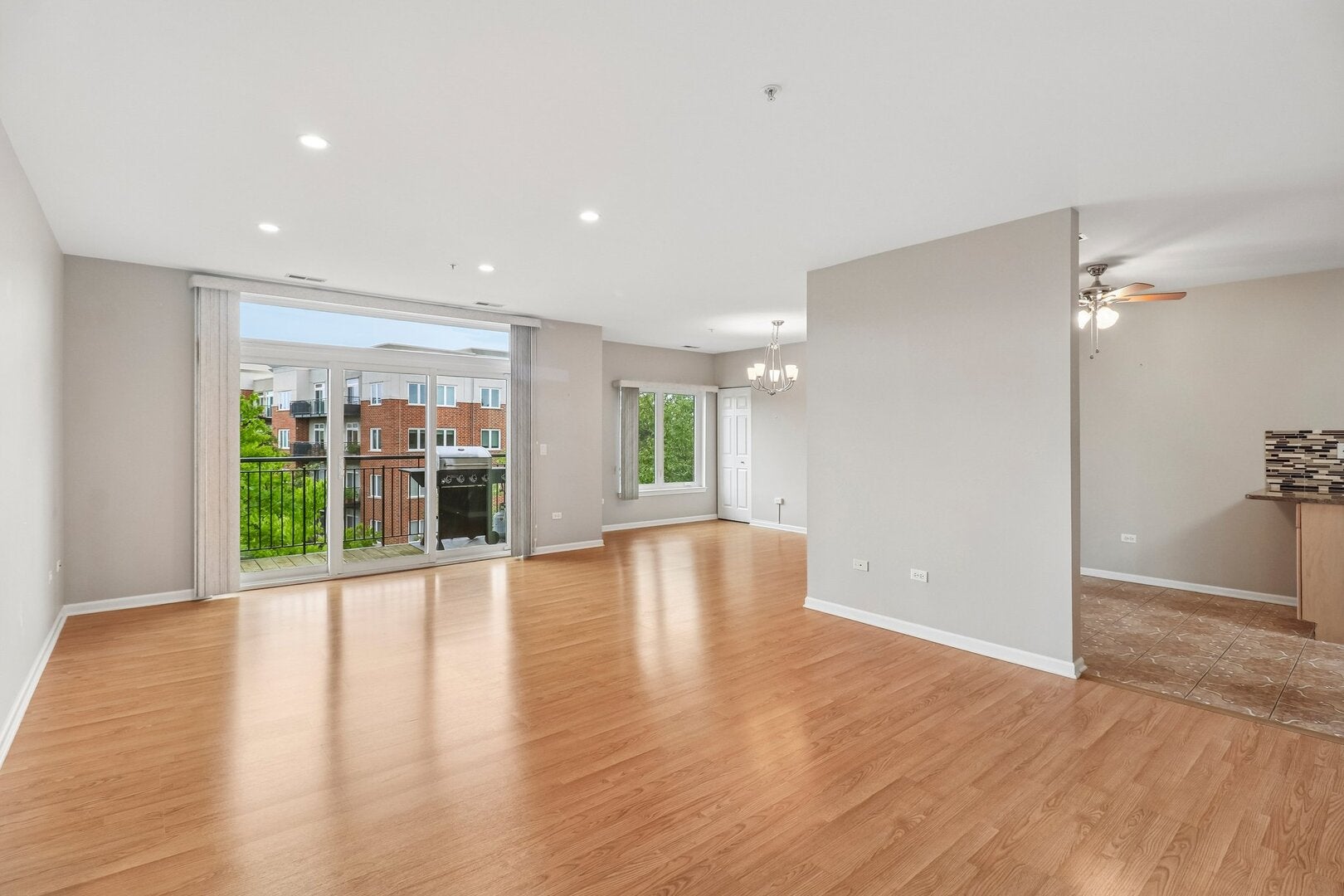 860 WEIDNER Road 404