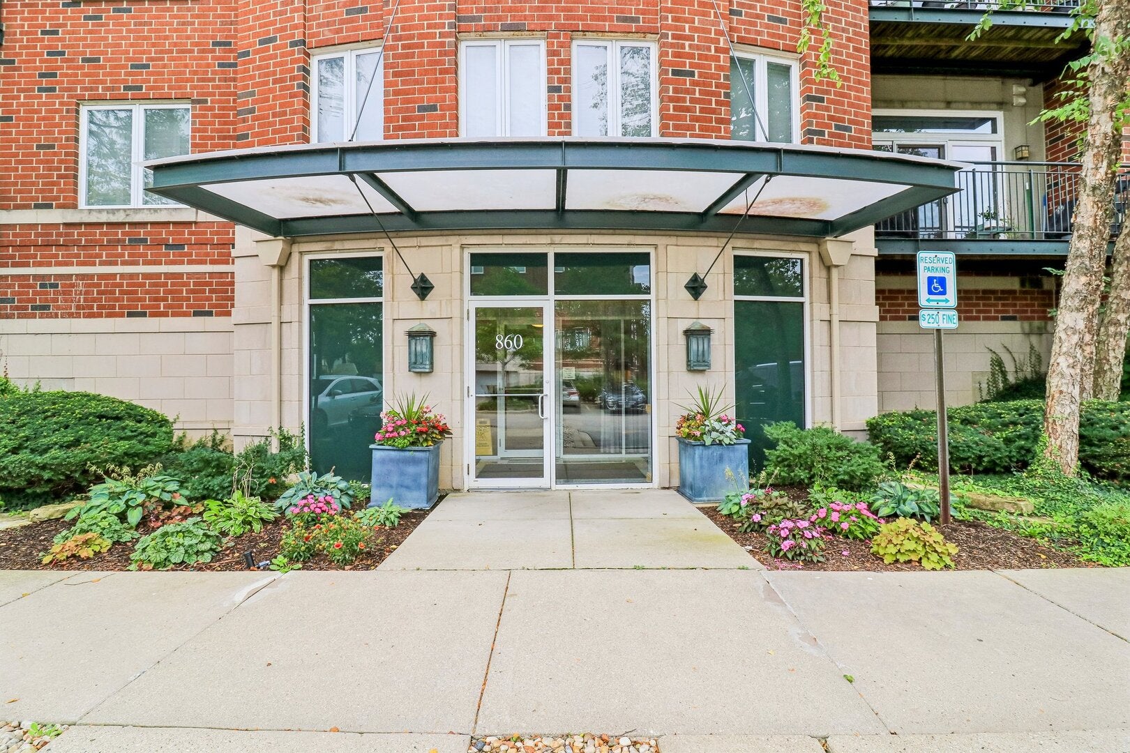 860 WEIDNER Road 404