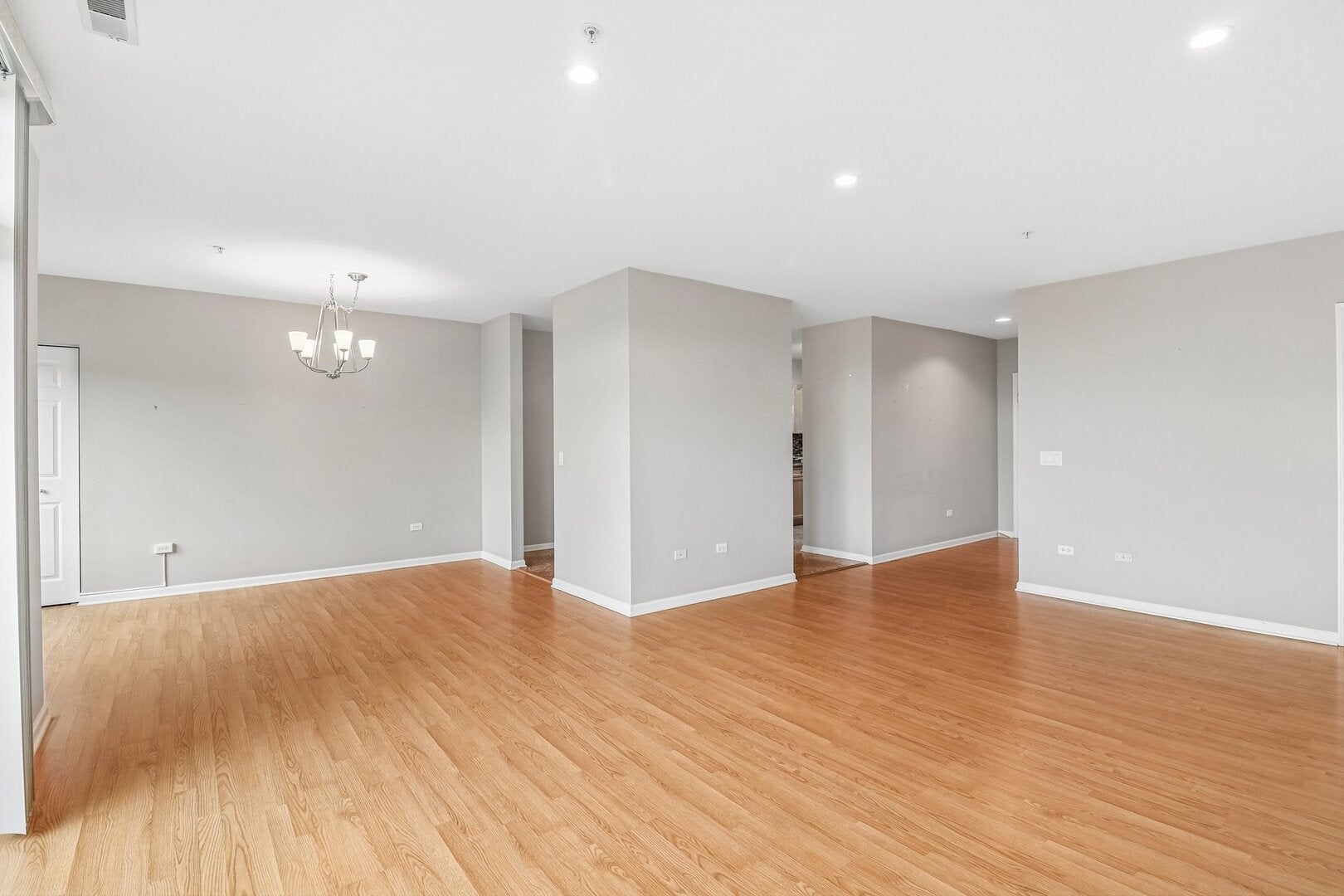 860 WEIDNER Road 404