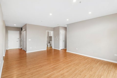 Tiny photo for 860 WEIDNER Road #404, Buffalo Grove, IL 60089 (MLS # 12757667)