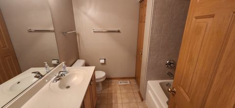 Tiny photo for 2435 Golf Ridge Circle #2435, Naperville, IL 60563 (MLS # 12648219)