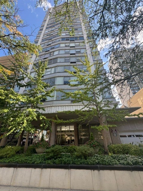 Photo of 5757 N Sheridan Road #15E, Chicago, IL 60660 (MLS # 12780602)