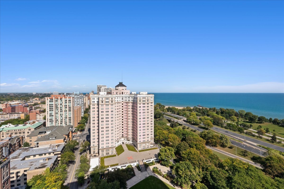 5455 N Sheridan Road 2612-2615