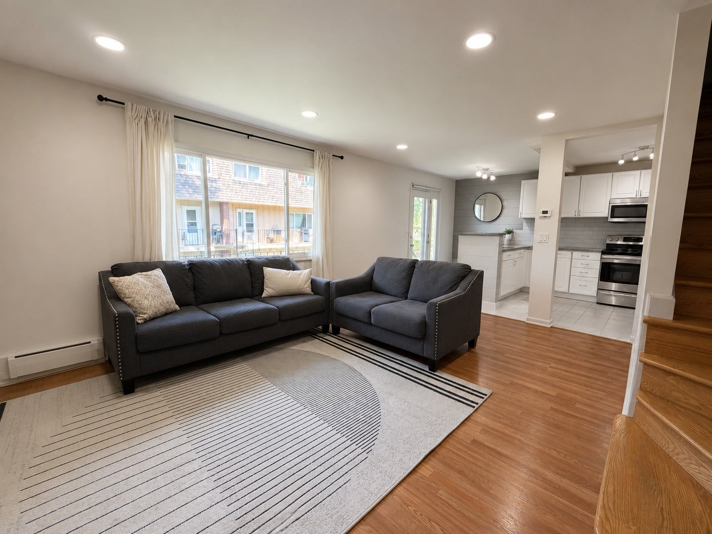 2302 ALGONQUIN Road 9