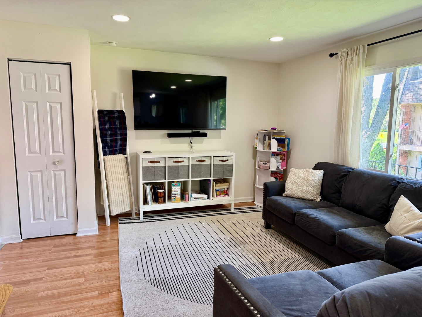2302 ALGONQUIN Road 9