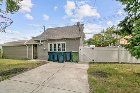 Tiny photo for 9412 S Homan Avenue, Evergreen Park, IL 60805 (MLS # 12590080)