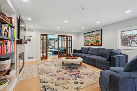 Tiny photo for Glen Ellyn, IL 60137 (MLS # 12481027)