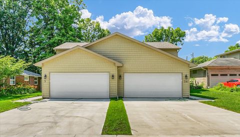 Photo of 5 Montclair Road #A, Urbana, IL 61801 (MLS # 12543159)