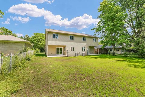 Tiny photo for 5 Montclair Road #A, Urbana, IL 61801 (MLS # 12543159)