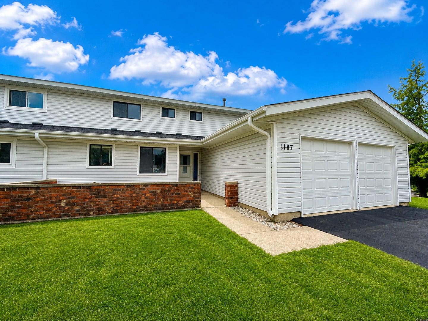 1187 Foxboro Court 1187